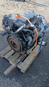 Man tgl 12.180 motor - 3