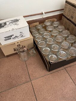 Pivní sklo 340 ks, Nealko sklo 60 ks. 10.000,- nebo 35,-/ks - 3