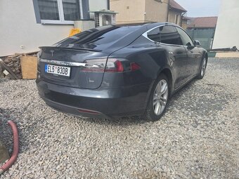 Tesla model S 85 - 3