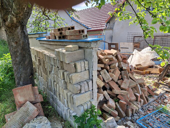 Cihly ručně vybourané a očistěné - 3