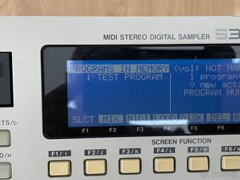 Akai S3000XL - 3