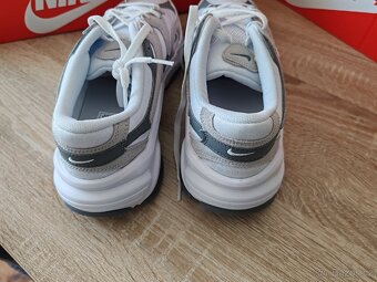Prodám boty Nike Nové nenošené velikost 42.5 - 3