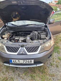 Mitsubishi Outlander 2007 na náhradní díly - 3