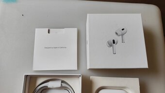 Apple AirPods Pro - 3