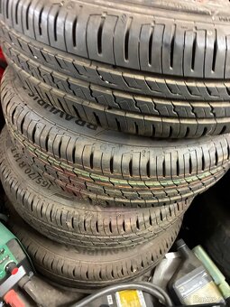 Sada letnich Barum Bravuris 5 175/70 r14 vc disku - 3
