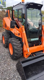 Locust 1004, smykem řízený nakladač, minibagr, bobek - 3