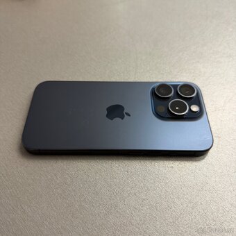 iPhone 15 Pro 128GB modrý, 100% baterie, rok záruka - 3