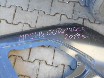 Levý zadní blatník - Mitsubishi Outlander - 3