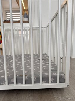 Dřevěná ohrádka s matrací - 3