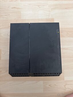 PlayStation 4 1000Gb + 2 ovladace + kabely - 3