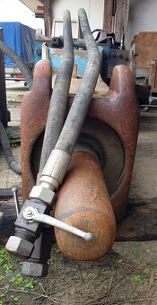 2.3t kladivo Krupp 1500 na bagry 26-40t - 3