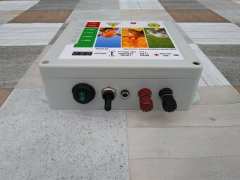 Elektrickí ohradník( SOLÁR, 12V/230V 10J - 3