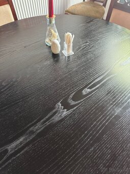 Jídelní set – kulatý stůl z IKEA + 4 designové židle - 3