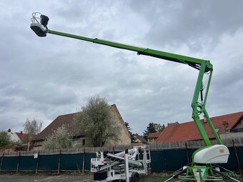 Plošina 21m,boční 11,8m. Velmi dobrý pracovní dosah - 3