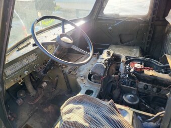 Uaz452 - 3