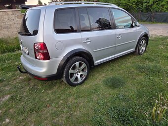 Dobrý den nabízím k prodeji krásný rodiny vůz Volkswagen Tou - 3