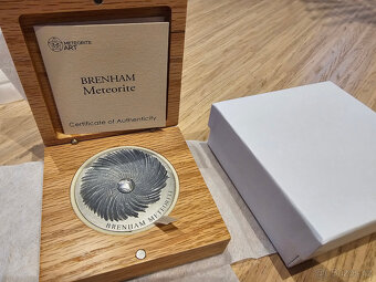 Stříbrná sběratelská mince s meteoritem Brenham - 3