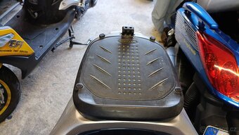 Kufr originální KYMCO new people S 125 - 3