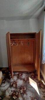 Staré skříně zdarma - 3