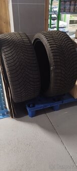 Prodám pneu 275/35 R20 zimní 6mm 2ks - 3