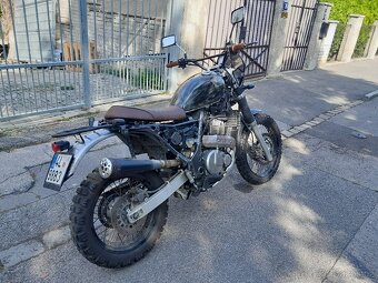 Suzuki XF 650 Freewind - 3