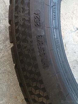 235/40 r19 - 3