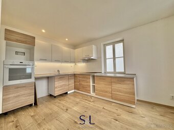 Nabízíme k pronájmu prostornou novostavbu bytu 5+kk s výměro - 3
