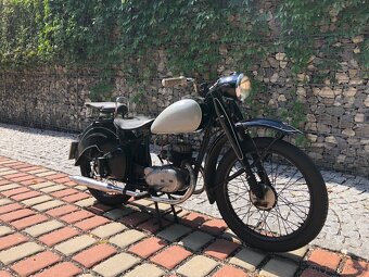 ČZ 125 T z roku 1949 s TP - 3