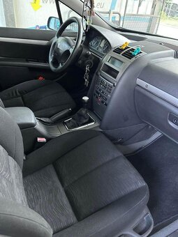 Náhradní díly na Peugeot 407 2.2 HDI bi-turbo 125 kW,rád por - 3