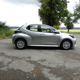 Toyota Yaris, 1,0i 53kw, BENZÍN, 2022, NAJETO 38 049km - 3