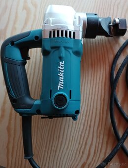 Makita prostřihovač JN3201 - 3