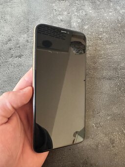 iPhone 11 Pro Max 64gb - 3