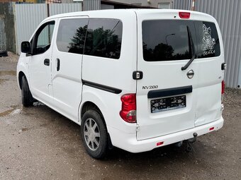 ND / Náhradní díly z Nissan NV200 / Po dílech - 3