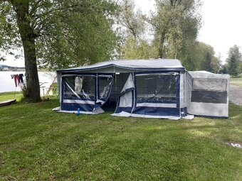 Celoroční Předstan ke karavanu s altanem a garáží - 3