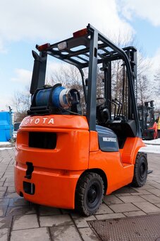 Vysokozdvižný vozík Toyota 427FGF 18 (VV0205) - 3