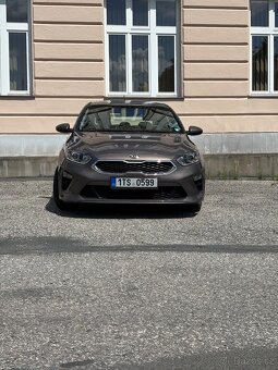 Kia ceed 1,4 CVVT - top stav - 3