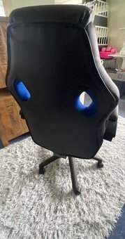 Nové kancelářské křeslo se sportovním sedákem - 3