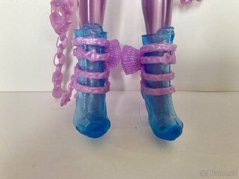 Monster high River Styxx - 3