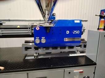 Vstřikovací lis na plasty TEDERIC D250/i1100 - 3