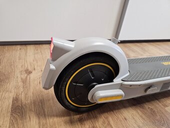 elektrická koloběžka Ninebot KickScooter MAX G30LE. - 3