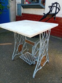 Stojany šicích stroje - 3