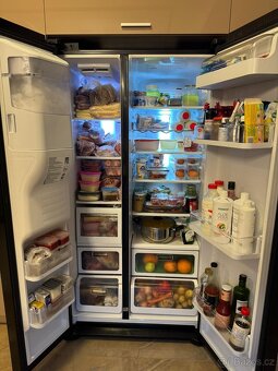 Americká lednice SAMSUNG RS A+++H 7 UNBP - 3