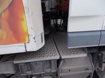 Tahač návěsů DAF - 3