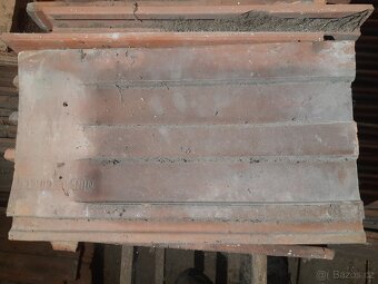 Střešní tašky "liniovky" - 3