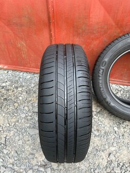 Prodám gumy 195/60/15 - 3