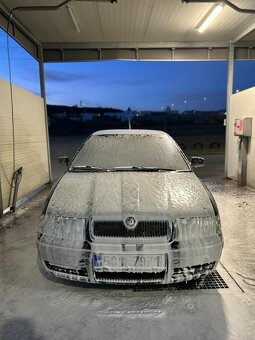 Škoda Octavia 1.6i 75kw climatronik garažovná - 3