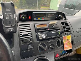 Volkswagen T5 Chlaďák t5 96kw 2,5 TDI - 3