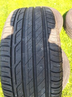 Sada letních gum 215/55 R17 94V - 3