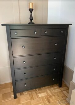 HEMNES KOMODA - TOP STAV - 3