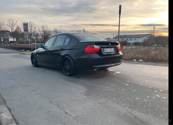 BMW 325i E90 manuál 250 koní - 3